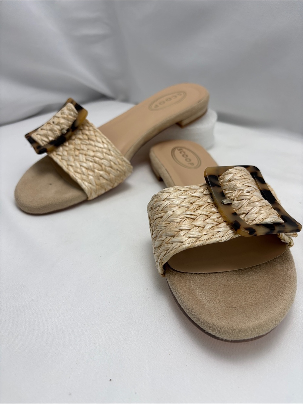 Scoop Women’s 8 Woven Raffia Slide Sandals with Tortoise Buckle - Natural